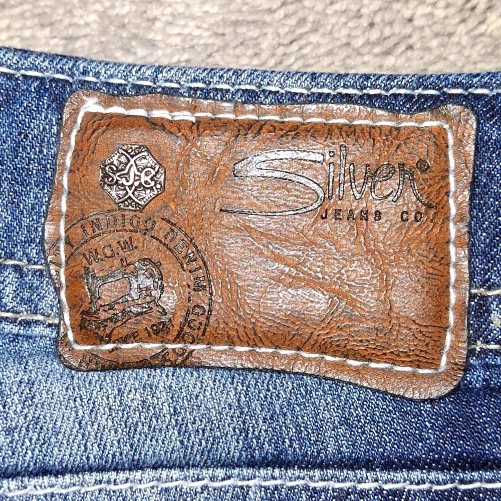 EUC Silver Suki Low Rise Jeans - Picture 12 of 13